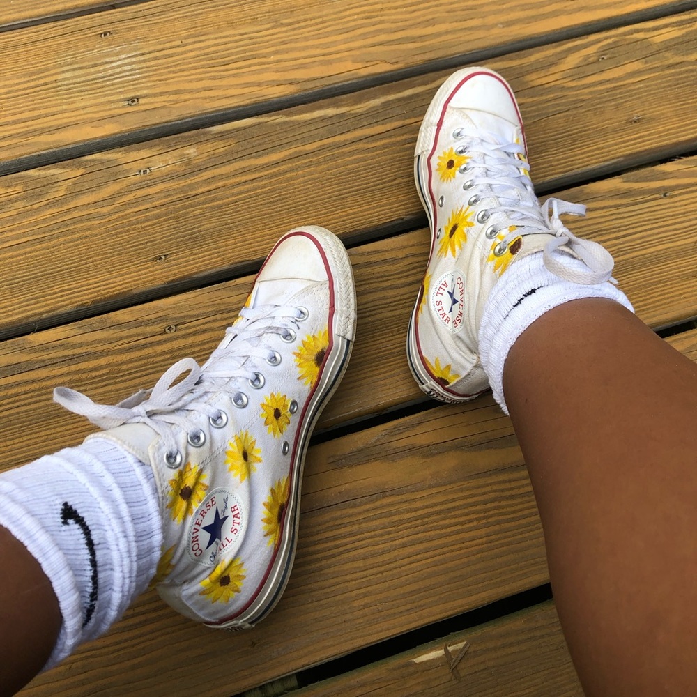 custom painted converse (sunflowers)